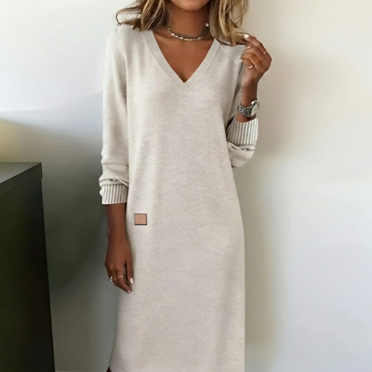 Jolie | Robe-pull à Col en V avec Détails Côtelés